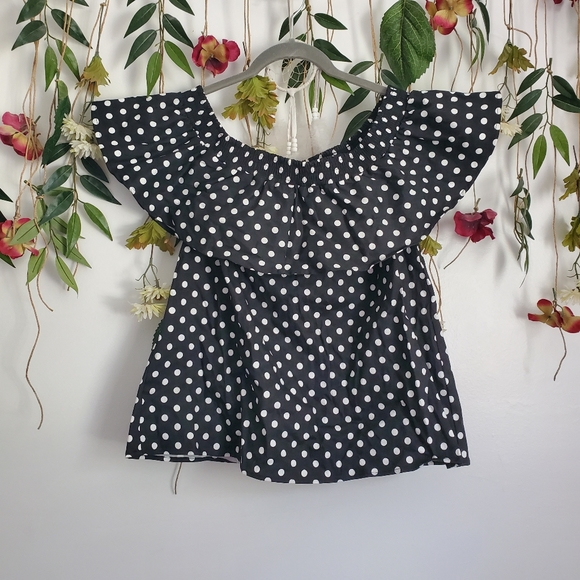 Unique Vintage Tops - Unique Vintage 1950s White & Black Polka Dot Off Shoulder Ruffle Top Large